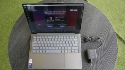 Review Lenovo Yoga Slim 7i Aura: Laptop AI Stylish